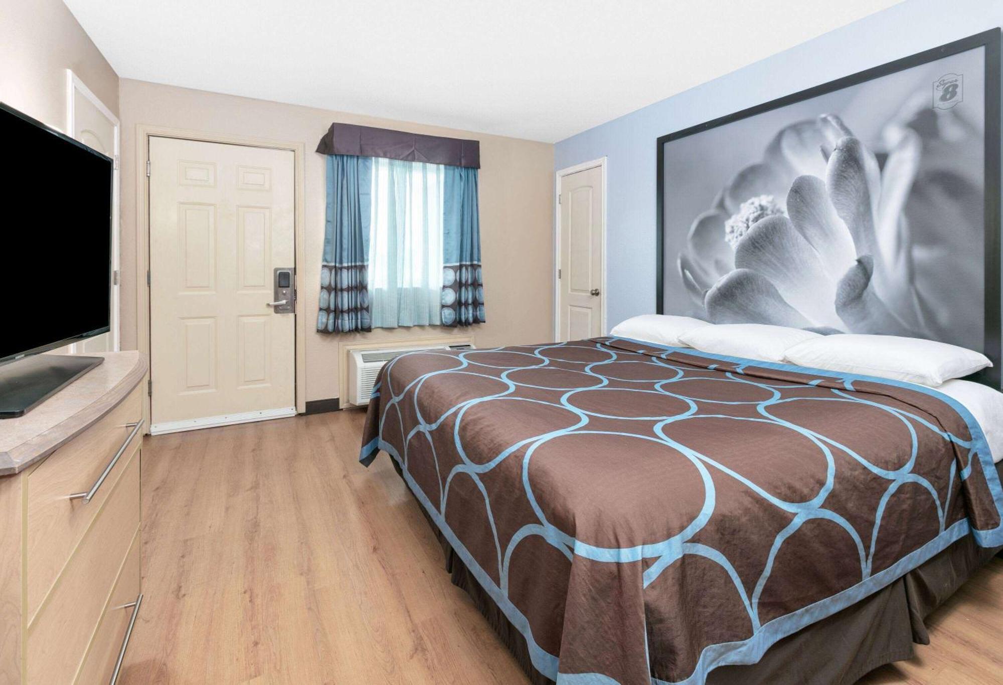 Super 8 By Wyndham New Braunfels I-35 Hotell Exteriör bild
